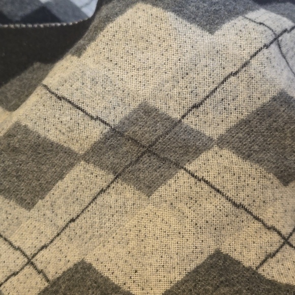 Cashmere Black and Gray Checkered Scarf - Picture 4 of 5
